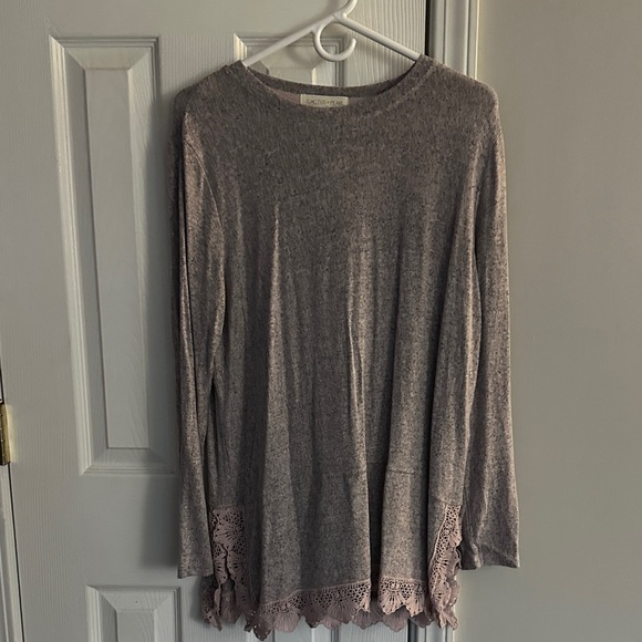NWT Elegant Lace Trim Long Sleeve Top - Blush Pink and Gray - Picture 4 of 10